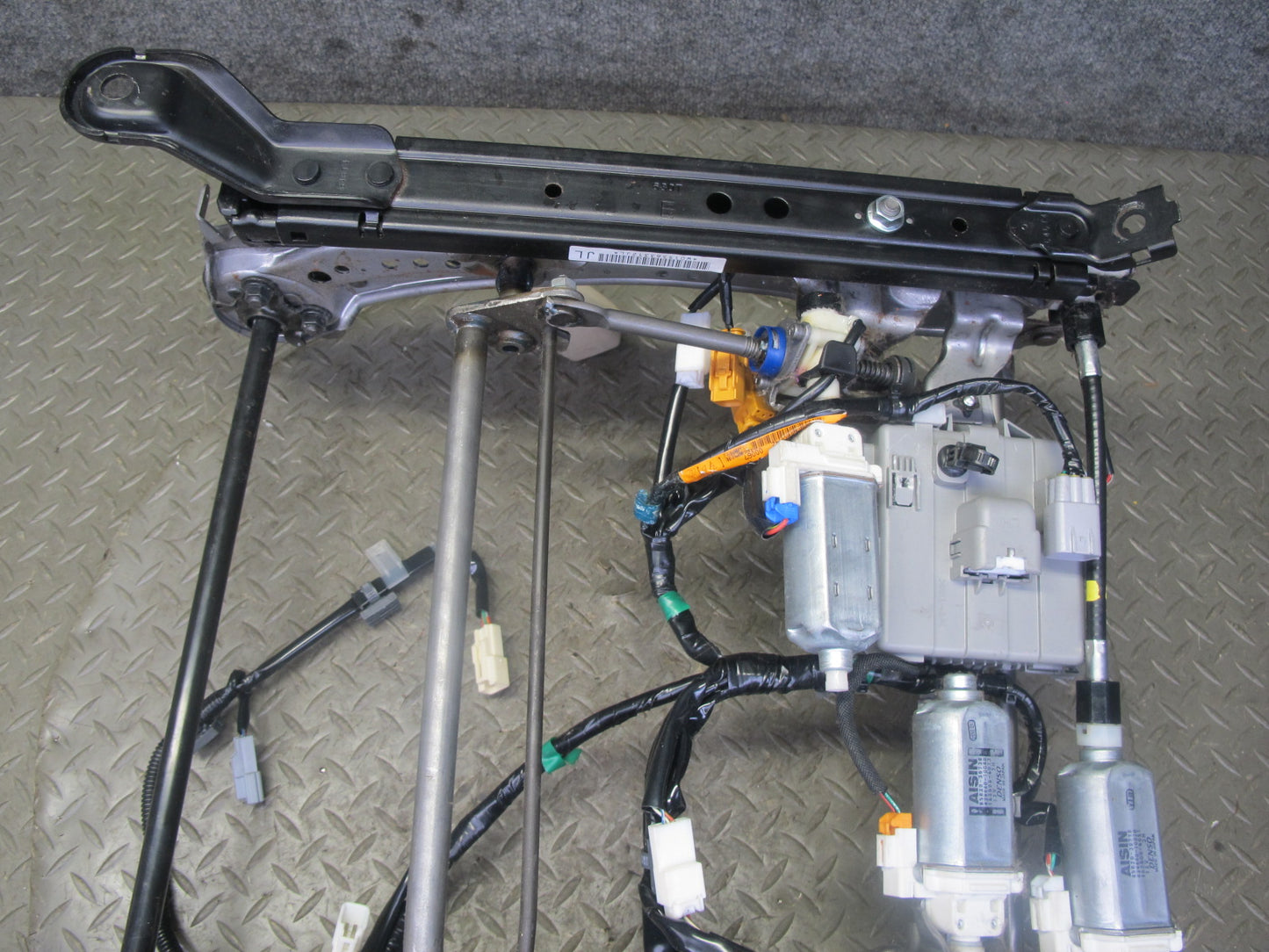 2003-2007 Lexus LX470 Front Left Driver Side Lower Seat Track Frame W/ Motor