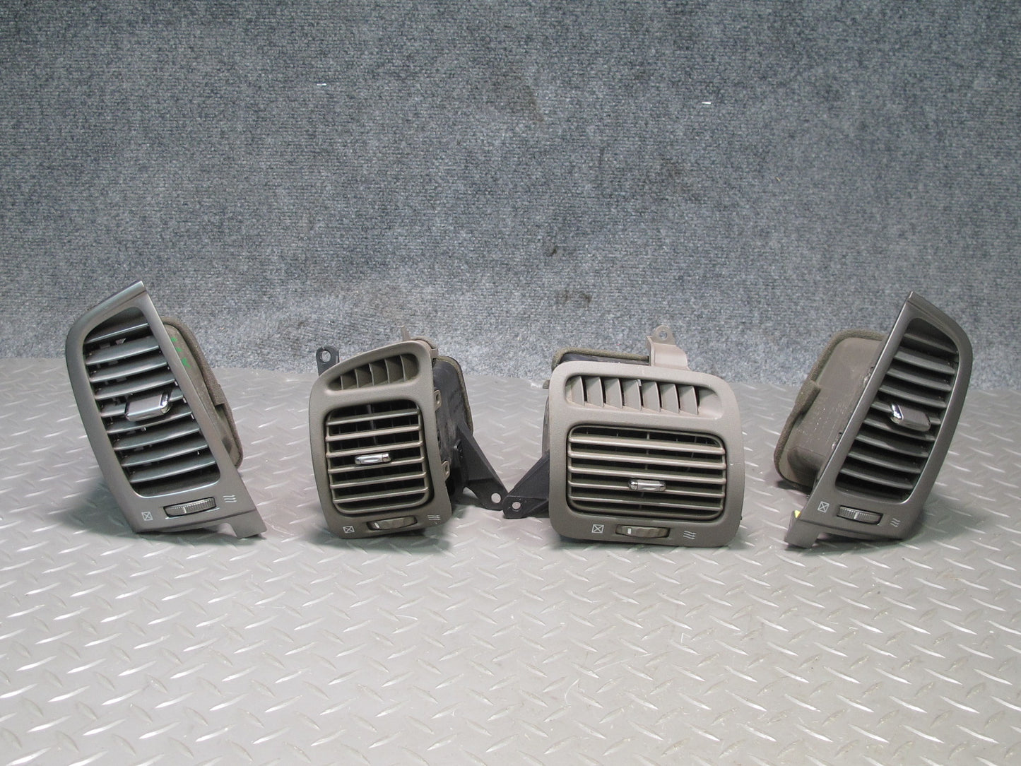 03-07 Lexus LX470 Dash Center Left & Right A/C Heater Air Vent Grille Set of 4