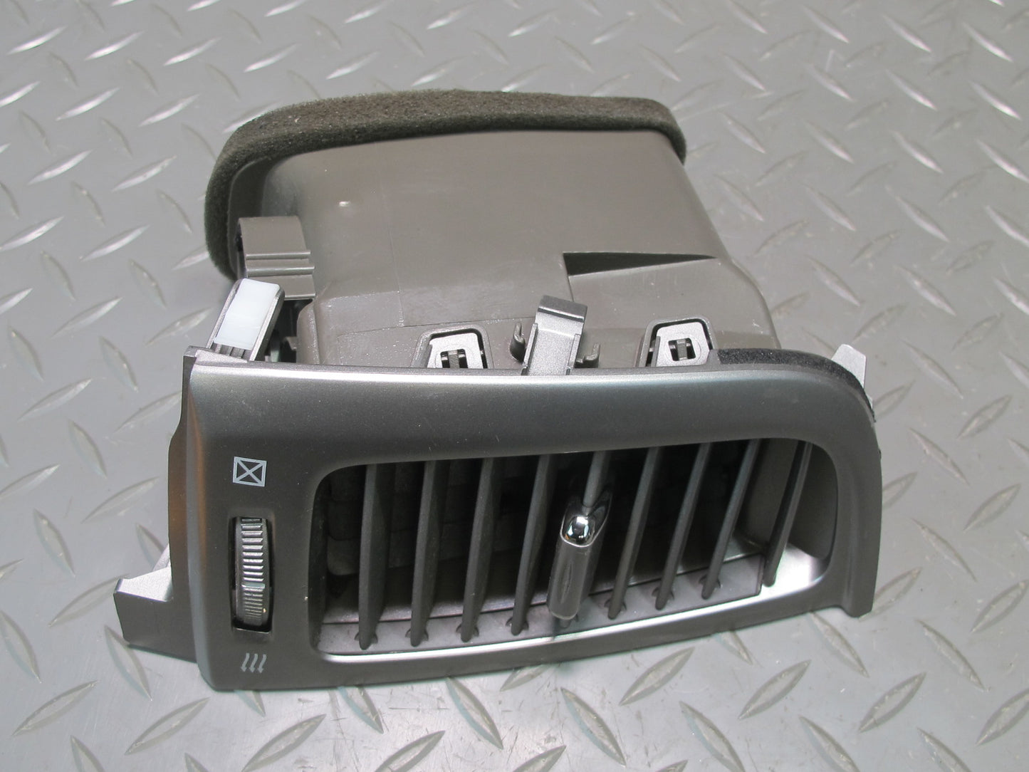 03-07 Lexus LX470 Dash Center Left & Right A/C Heater Air Vent Grille Set of 4