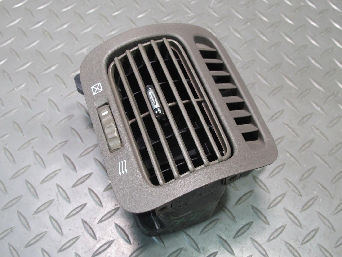 03-07 Lexus LX470 Dash Center Left & Right A/C Heater Air Vent Grille Set of 4