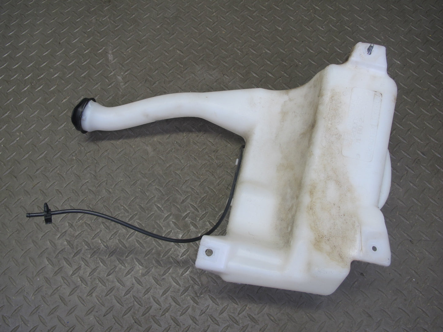 06-10 Pontiac Solstice Saturn SKY Windshield Washer Reservoir w Pump Assy OEM