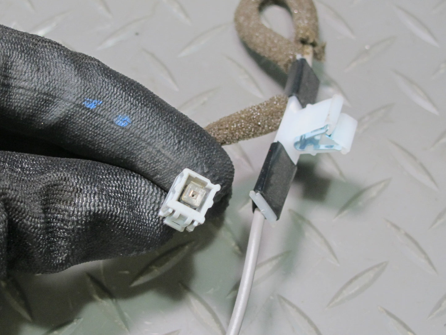 2003-2007 Lexus J100 LX470 Navigation Antenna Control Module 86860-60080