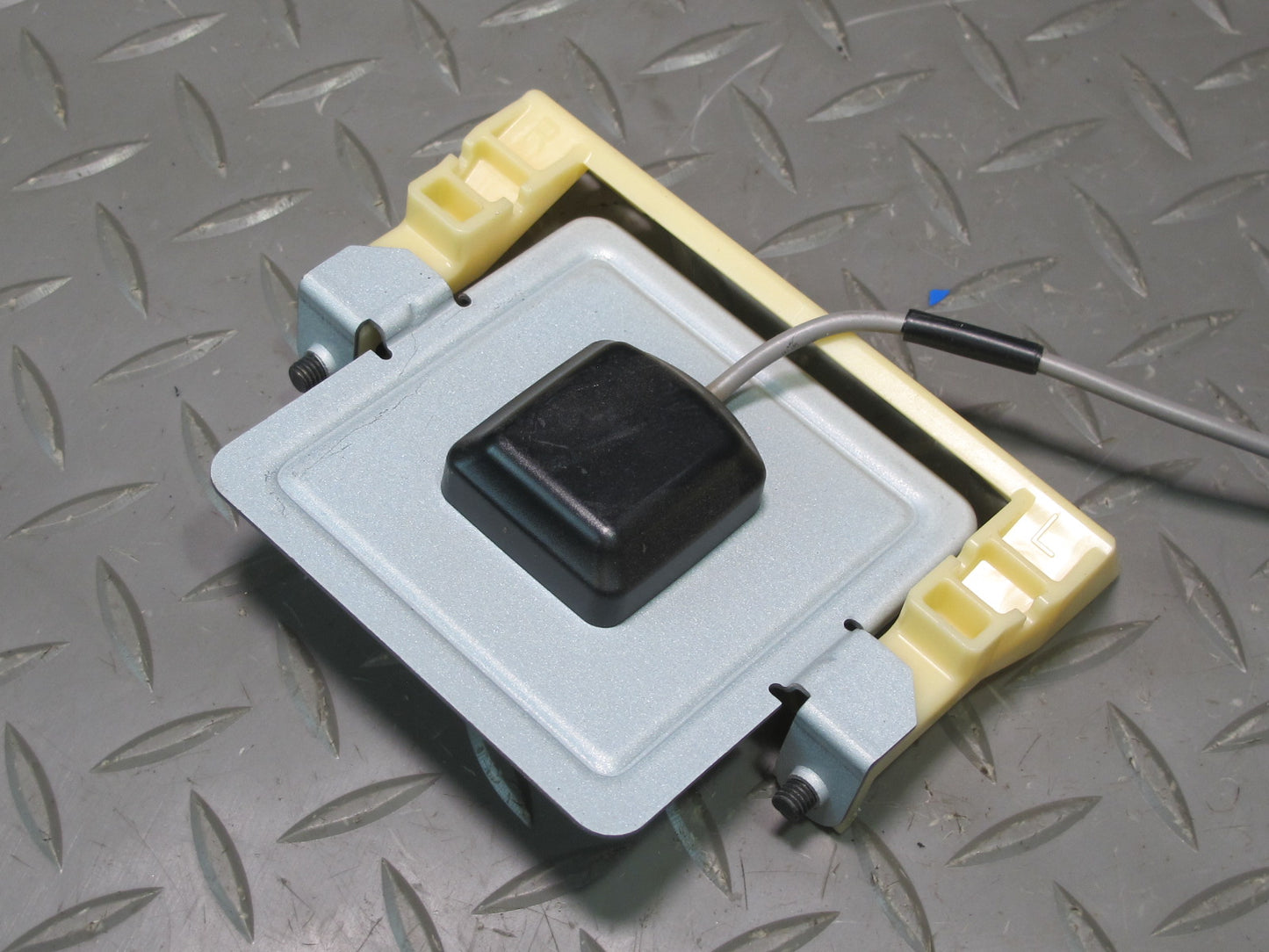 2003-2007 Lexus J100 LX470 Navigation Antenna Control Module 86860-60080