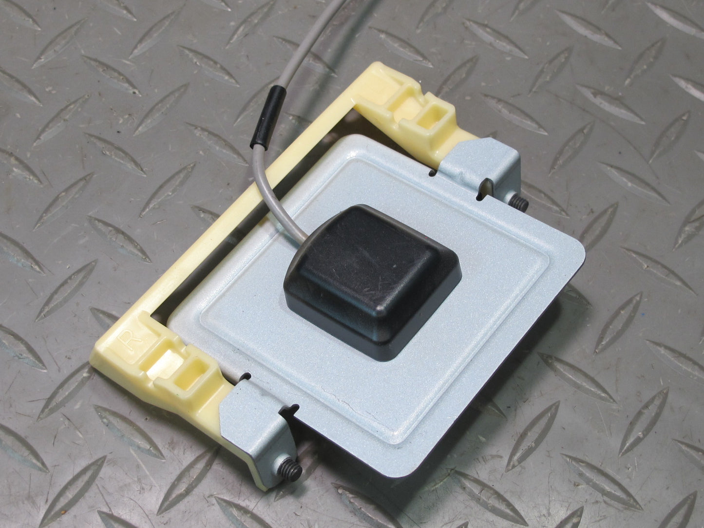 2003-2007 Lexus J100 LX470 Navigation Antenna Control Module 86860-60080