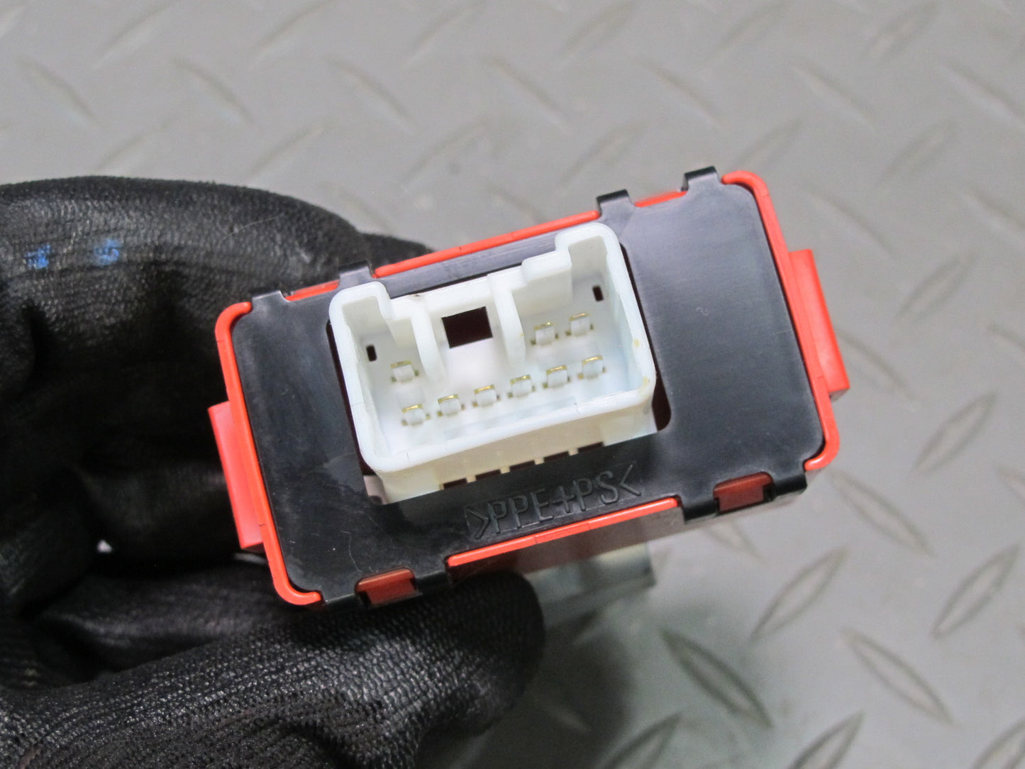 2003-2007 Lexus UZJ100L LX470 Towing Converter Computer Control Module