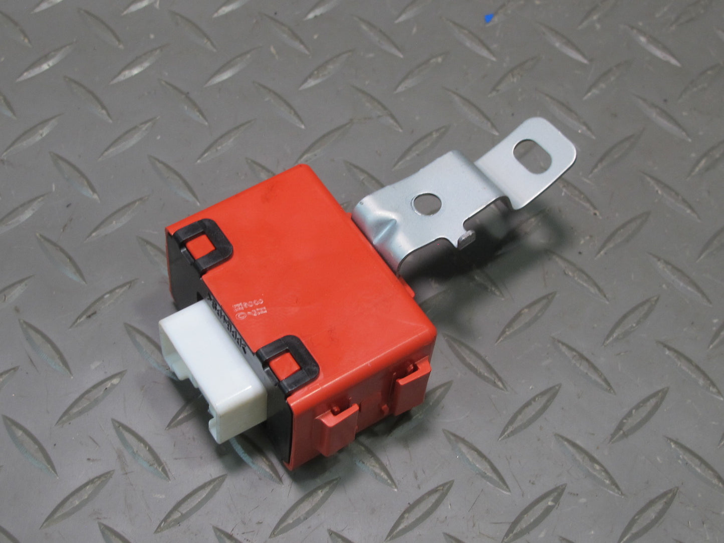 2003-2007 Lexus UZJ100L LX470 Towing Converter Computer Control Module