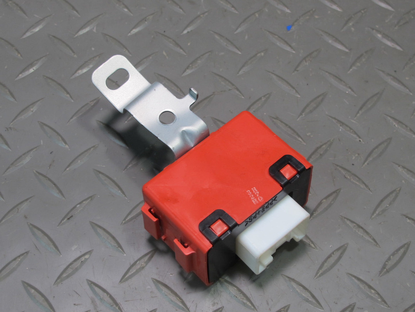 2003-2007 Lexus UZJ100L LX470 Towing Converter Computer Control Module