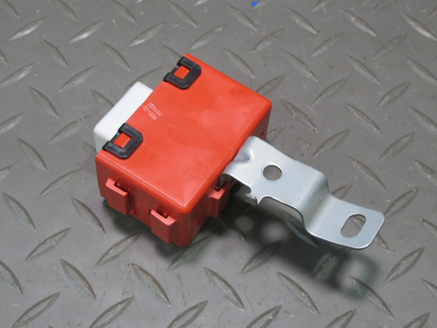 2003-2007 Lexus UZJ100L LX470 Towing Converter Computer Control Module