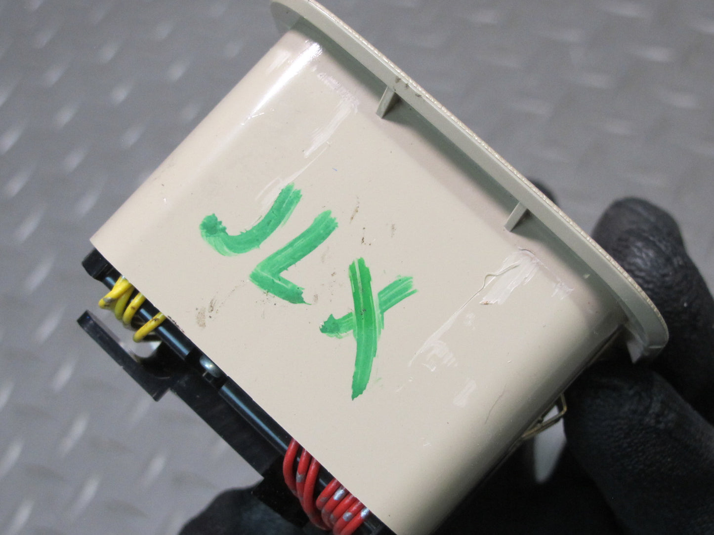 2003-2007 Lexus UZJ100L LX470 Rear A/C Heater Climate Control Switch 88610-60131