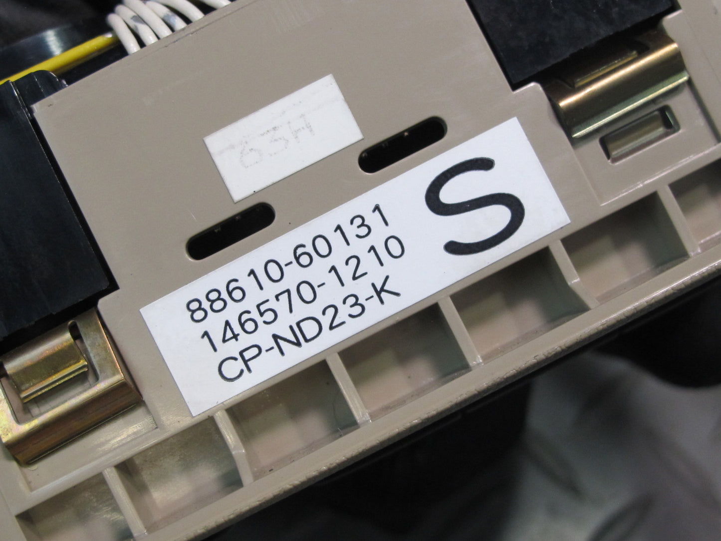 2003-2007 Lexus UZJ100L LX470 Rear A/C Heater Climate Control Switch 88610-60131