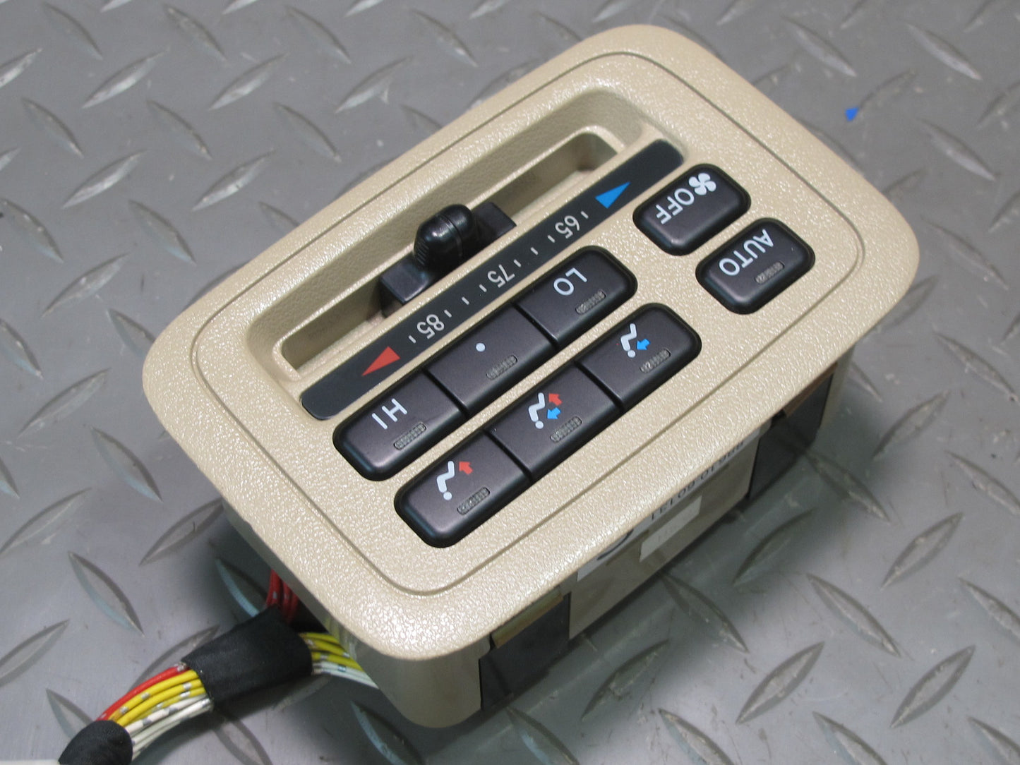 2003-2007 Lexus UZJ100L LX470 Rear A/C Heater Climate Control Switch 88610-60131