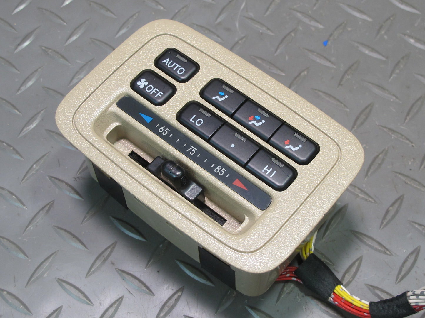 2003-2007 Lexus UZJ100L LX470 Rear A/C Heater Climate Control Switch 88610-60131