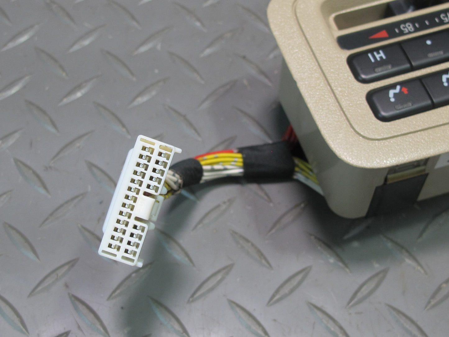 2003-2007 Lexus UZJ100L LX470 Rear A/C Heater Climate Control Switch 88610-60131