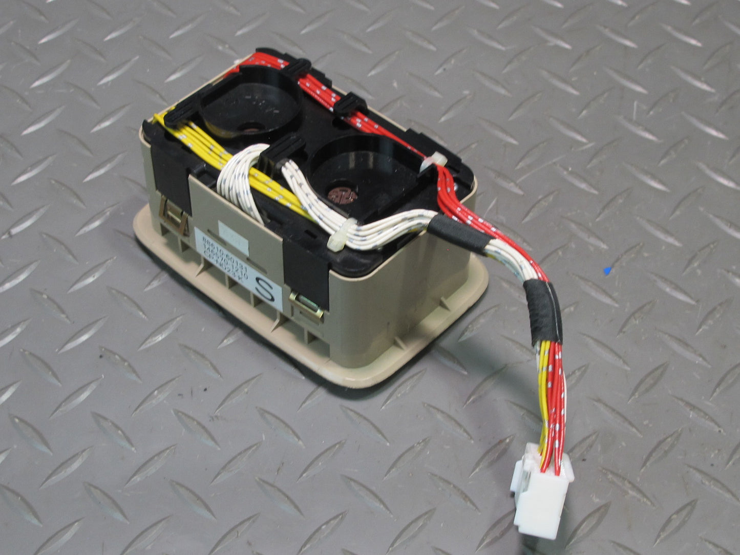 2003-2007 Lexus UZJ100L LX470 Rear A/C Heater Climate Control Switch 88610-60131