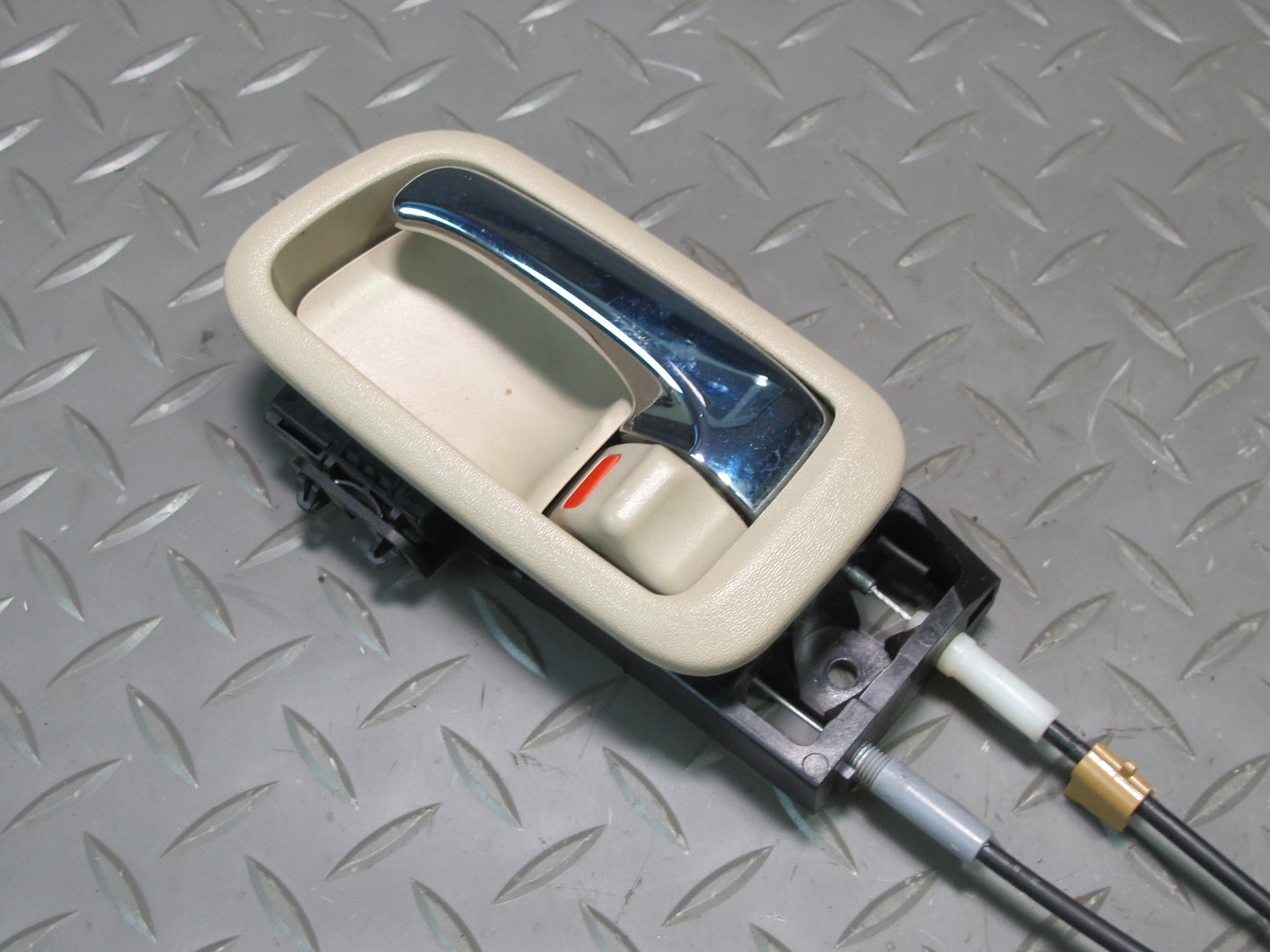 2003-2007 Lexus UZJ100L LX470 Rear Left Door Lock Latch Actuator W/ Handle