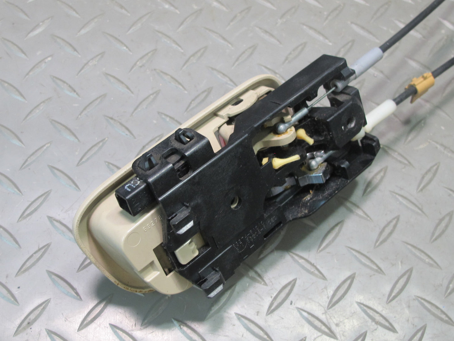 2003-2007 Lexus UZJ100L LX470 Rear Left Door Lock Latch Actuator W/ Handle