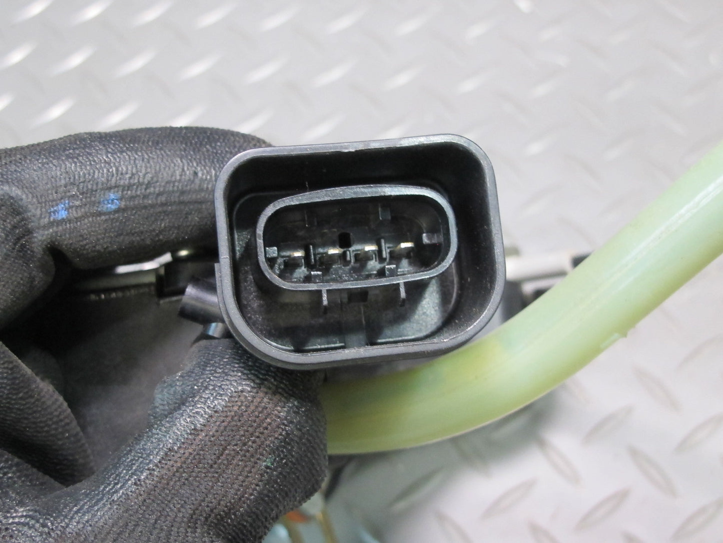 2003-2007 Lexus UZJ100L LX470 Rear Left Door Lock Latch Actuator W/ Handle