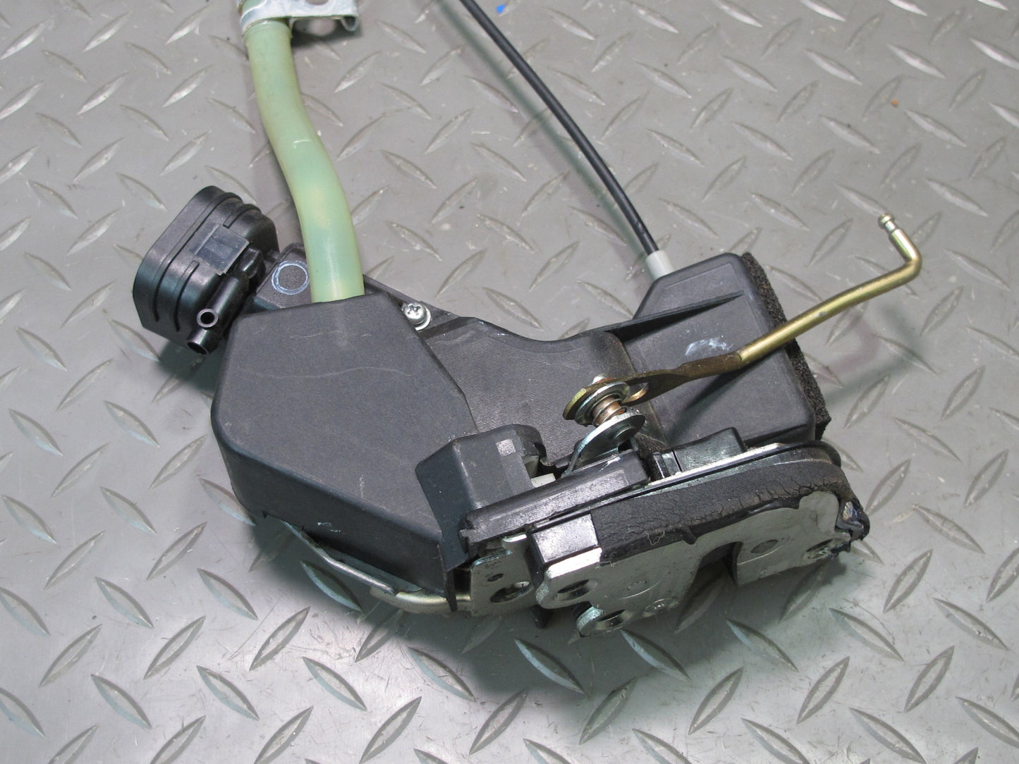 2003-2007 Lexus UZJ100L LX470 Rear Left Door Lock Latch Actuator W/ Handle