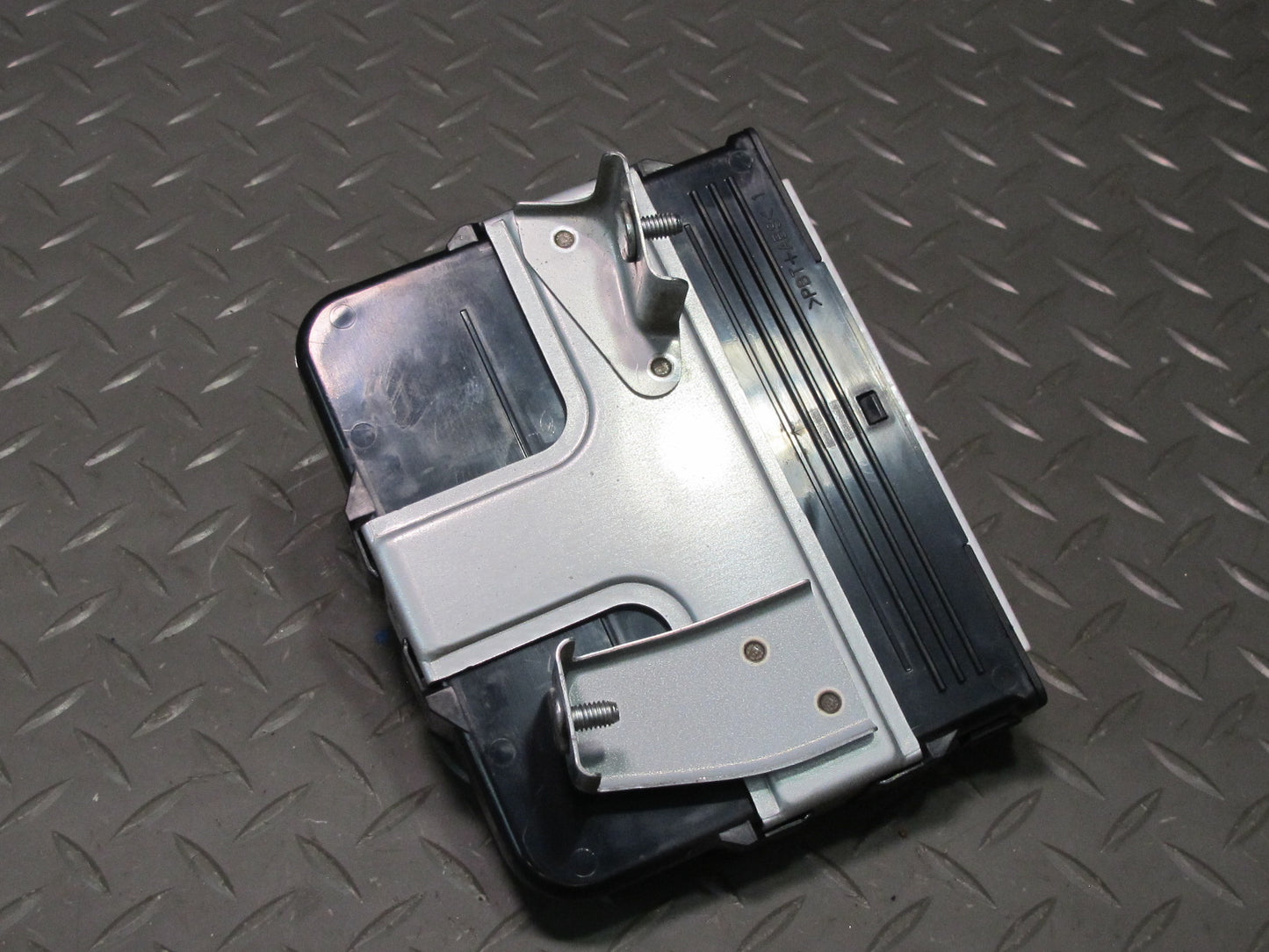 2005-2007 Lexus UZJ100L LX470 ABS VSC Traction Skid Stability Control Module