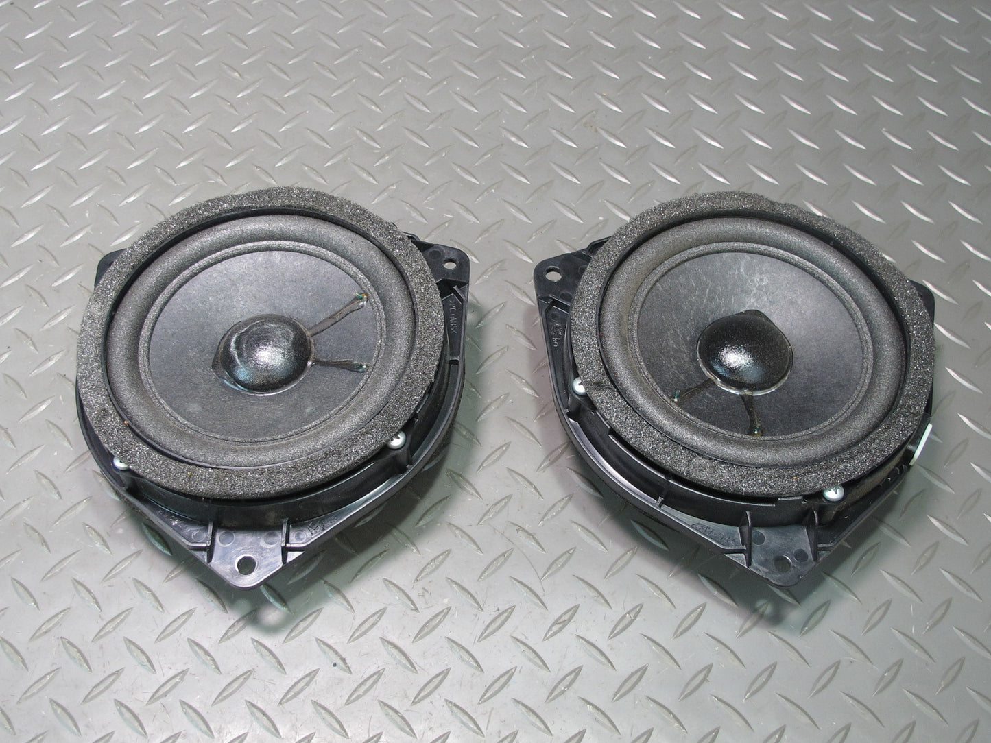 2003-2007 Lexus UZJ100L LX470 Front Door Mark Levinson Door Speaker Set of 2