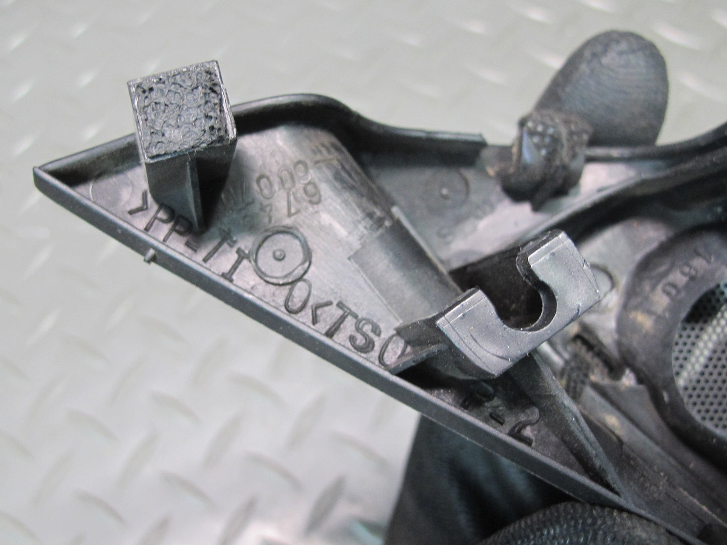 2003-2007 Lexus UZJ100L LX470 Front Door Left & Right Side Tweeter Cover Set