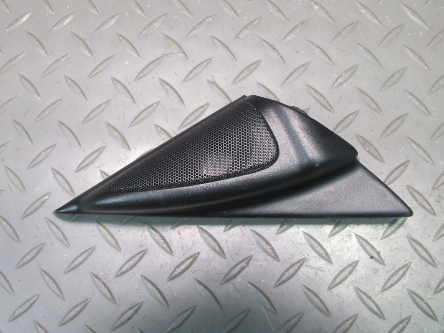 2003-2007 Lexus UZJ100L LX470 Front Door Left & Right Side Tweeter Cover Set