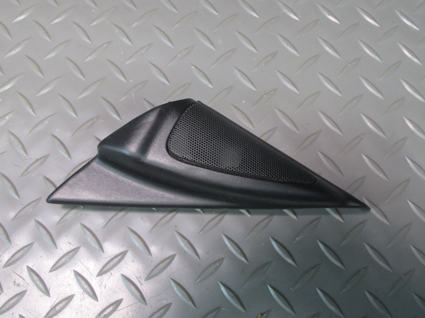 2003-2007 Lexus UZJ100L LX470 Front Door Left & Right Side Tweeter Cover Set