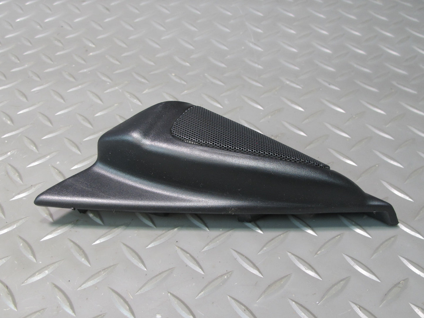 2003-2007 Lexus UZJ100L LX470 Front Door Left & Right Side Tweeter Cover Set