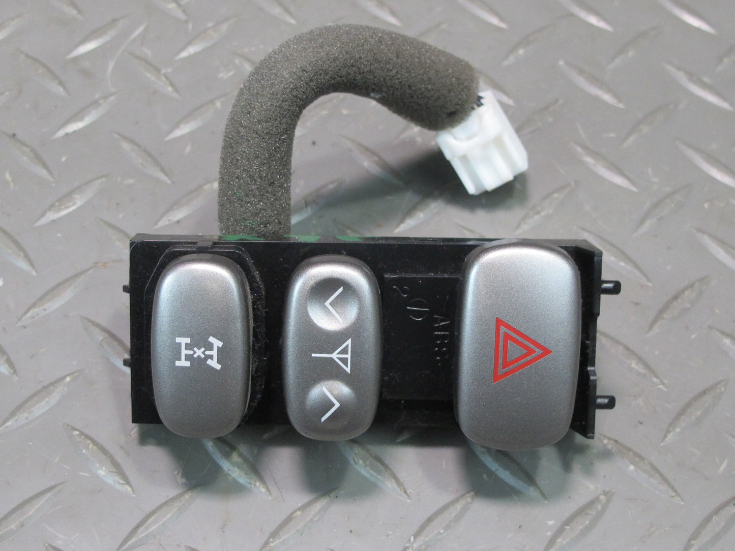 2003-2007 Lexus UZJ100L LX470 Differential Lock Hazard Control Switch