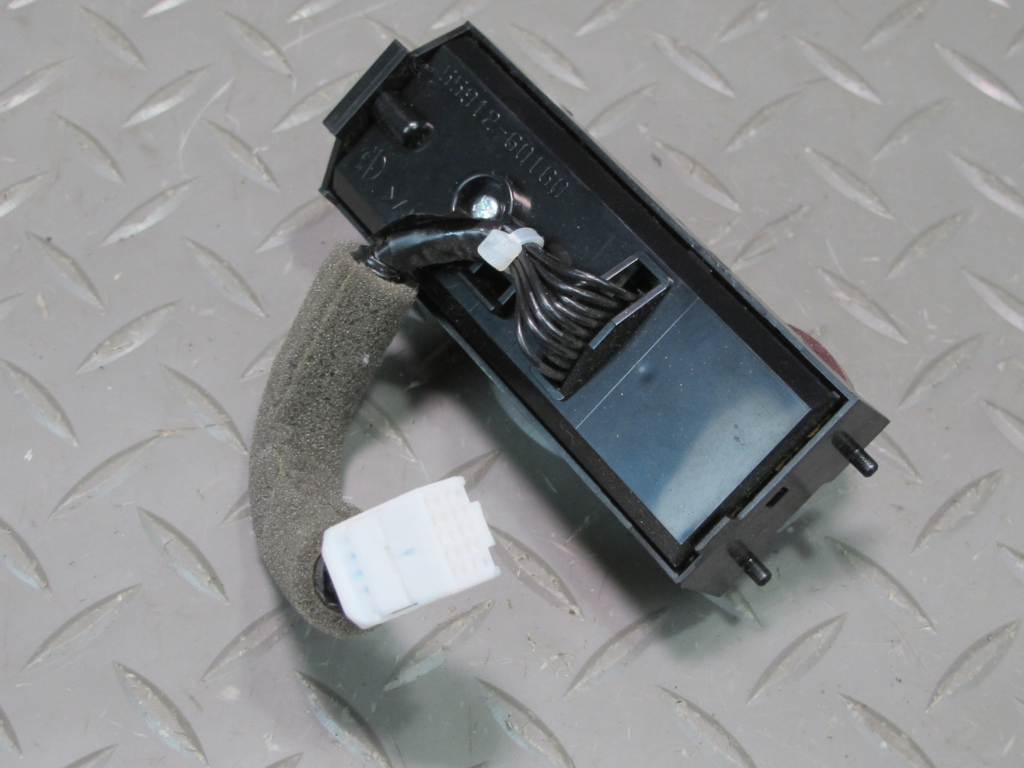 2003-2007 Lexus UZJ100L LX470 Differential Lock Hazard Control Switch