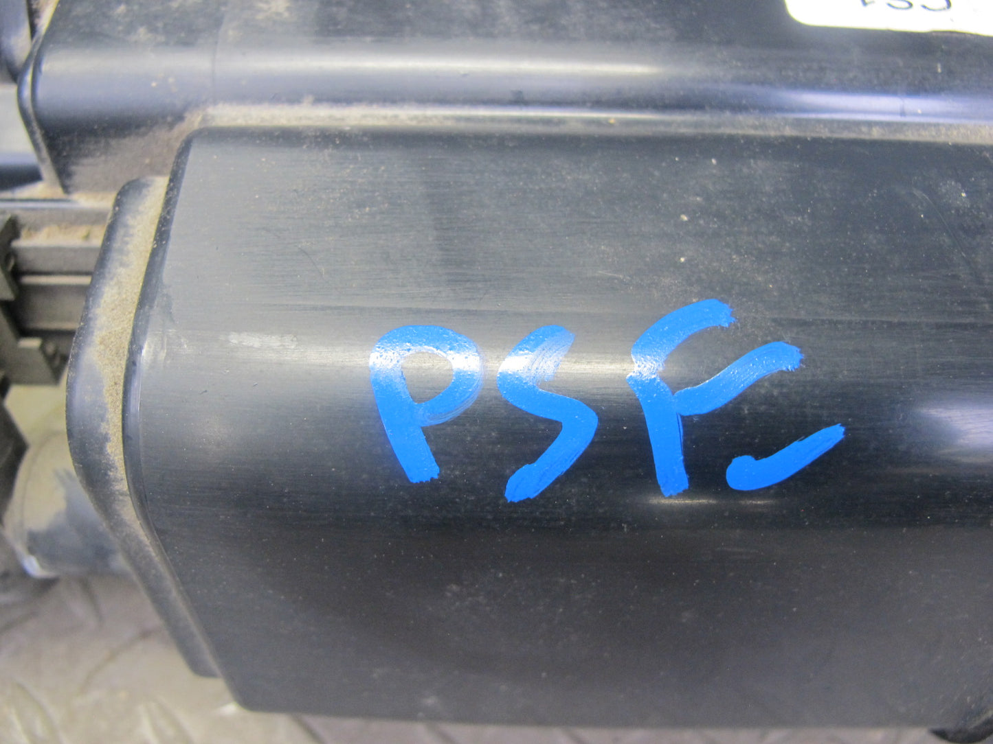 06-10 Pontiac Solstice Saturn SKY Fuel Evap Vapor Charcoal Canister w Valve OEM