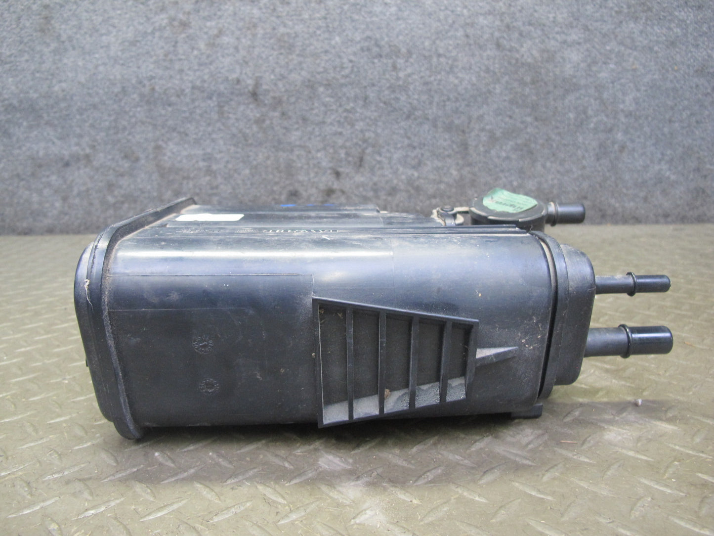 06-10 Pontiac Solstice Saturn SKY Fuel Evap Vapor Charcoal Canister w Valve OEM