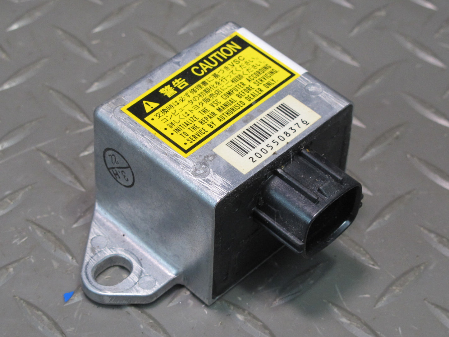 2003-2007 Lexus UZJ100L LX470 Stability YAW Rate Sensor Control Module Unit