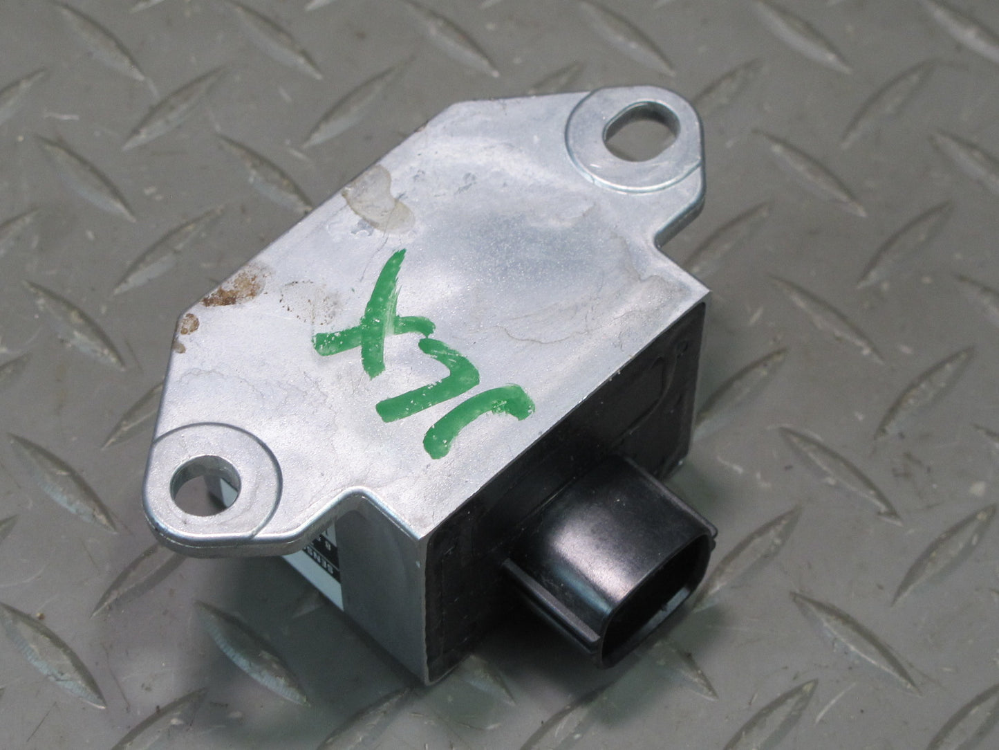 2003-2007 Lexus UZJ100L LX470 Stability YAW Rate Sensor Control Module Unit