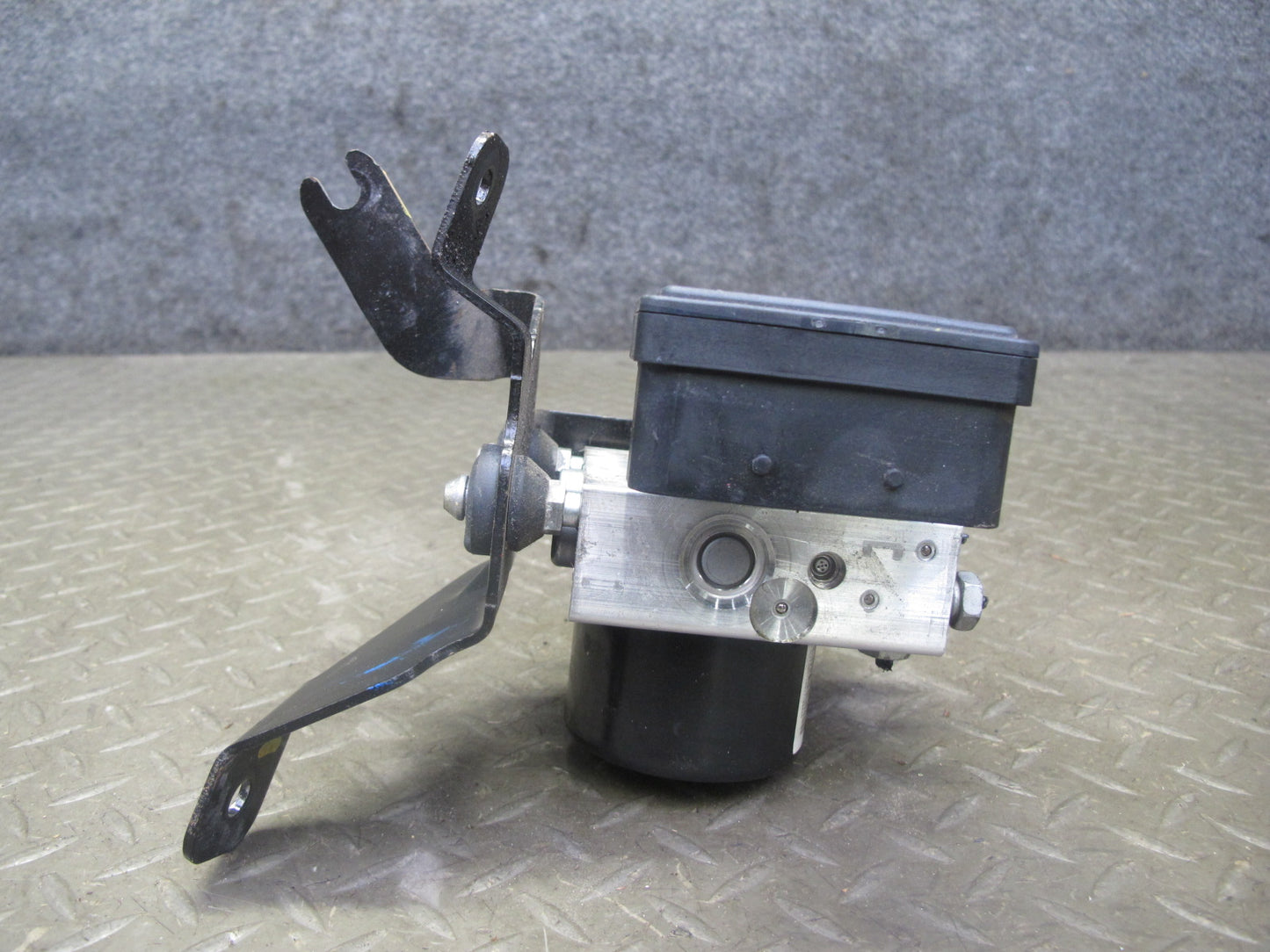 2007 Pontiac Solstice Saturn SKY 2.4L Anti Lock Brake ABS Pump Module 20K OEM