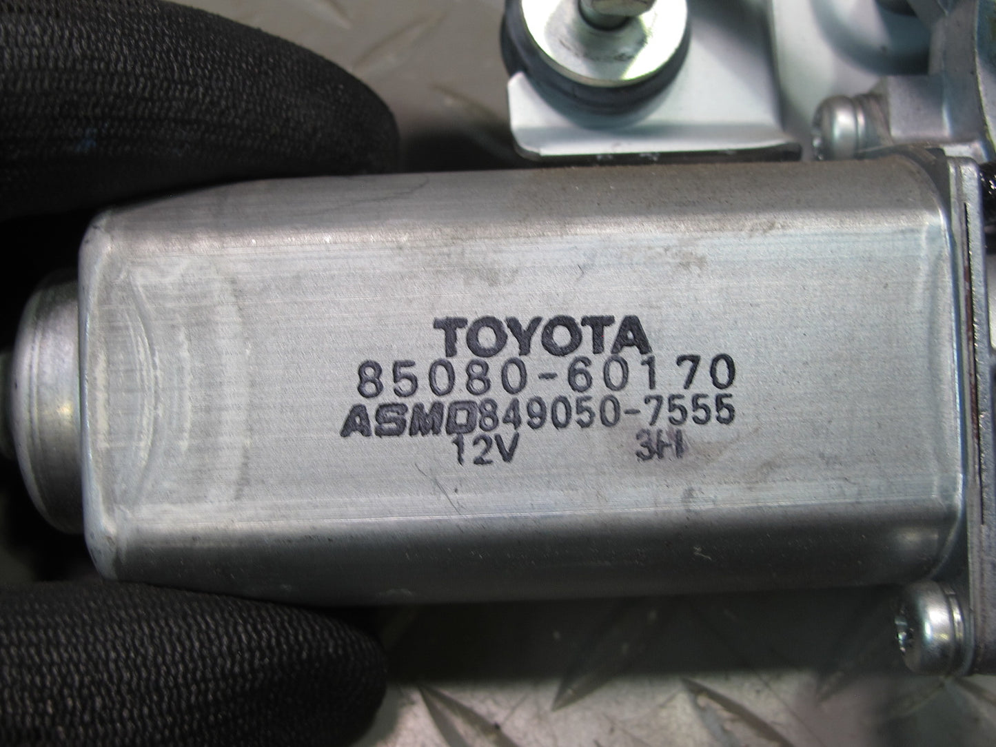 1998-2007 Lexus J100 LX470 Rear Windshield Wiper Motor 85080-60170