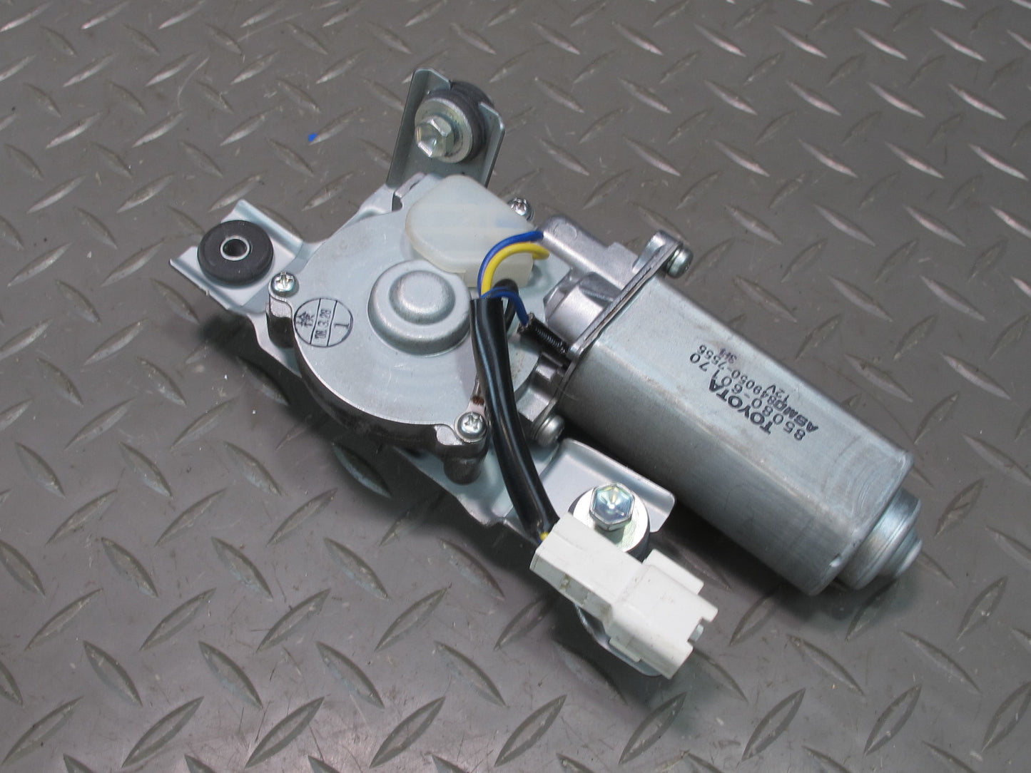 1998-2007 Lexus J100 LX470 Rear Windshield Wiper Motor 85080-60170