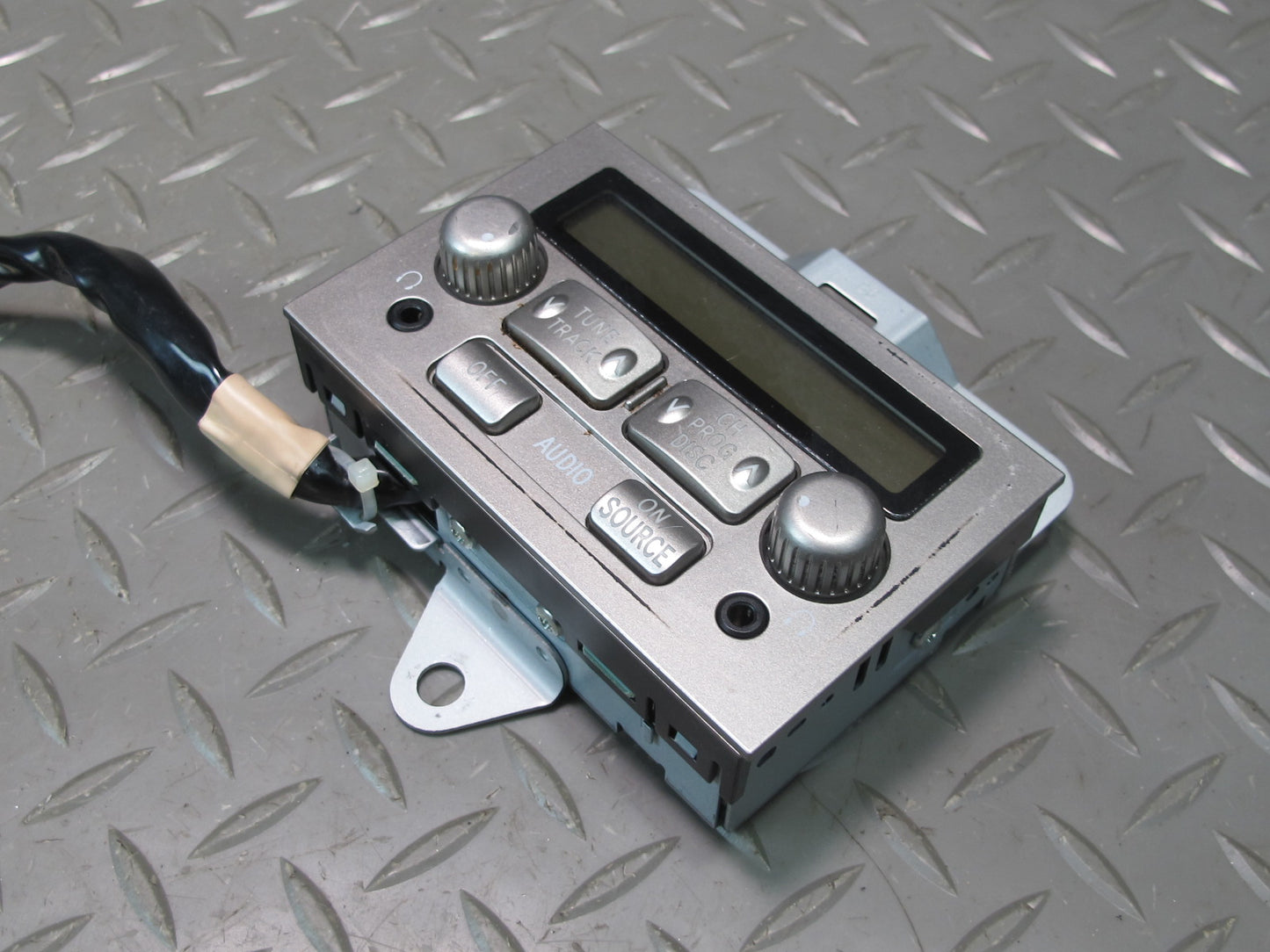 2005-2007 Lexus UZJ100L LX470 Rear Center Console Audio Stereo Controller