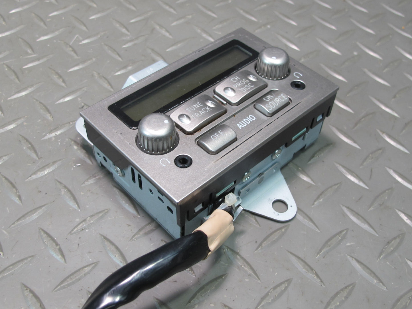 2005-2007 Lexus UZJ100L LX470 Rear Center Console Audio Stereo Controller