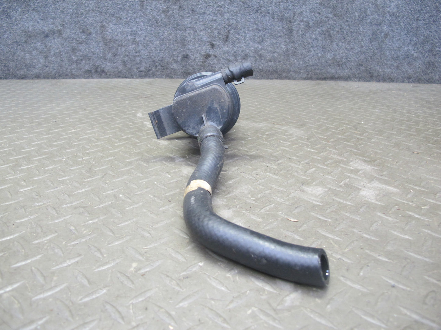 06-10 Pontiac Solstice Saturn SKY Steering Fluid Reservoir Bottle Tank OEM