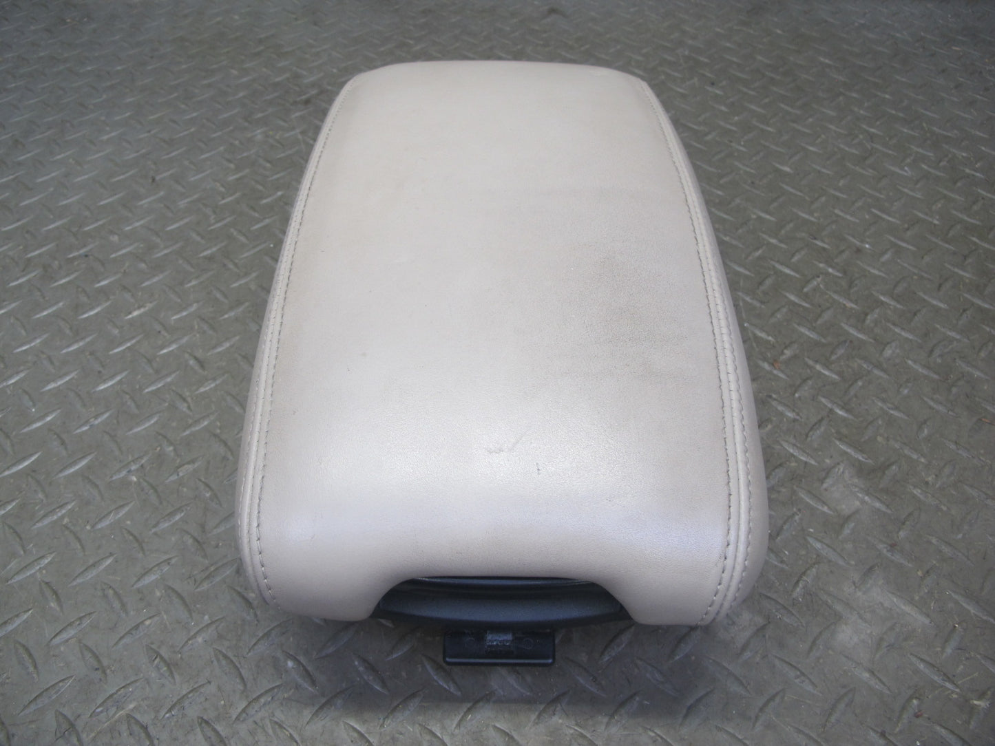 2003-2007 Lexus J100 LX470 Front Center Console Arm Rest Leather Ivory