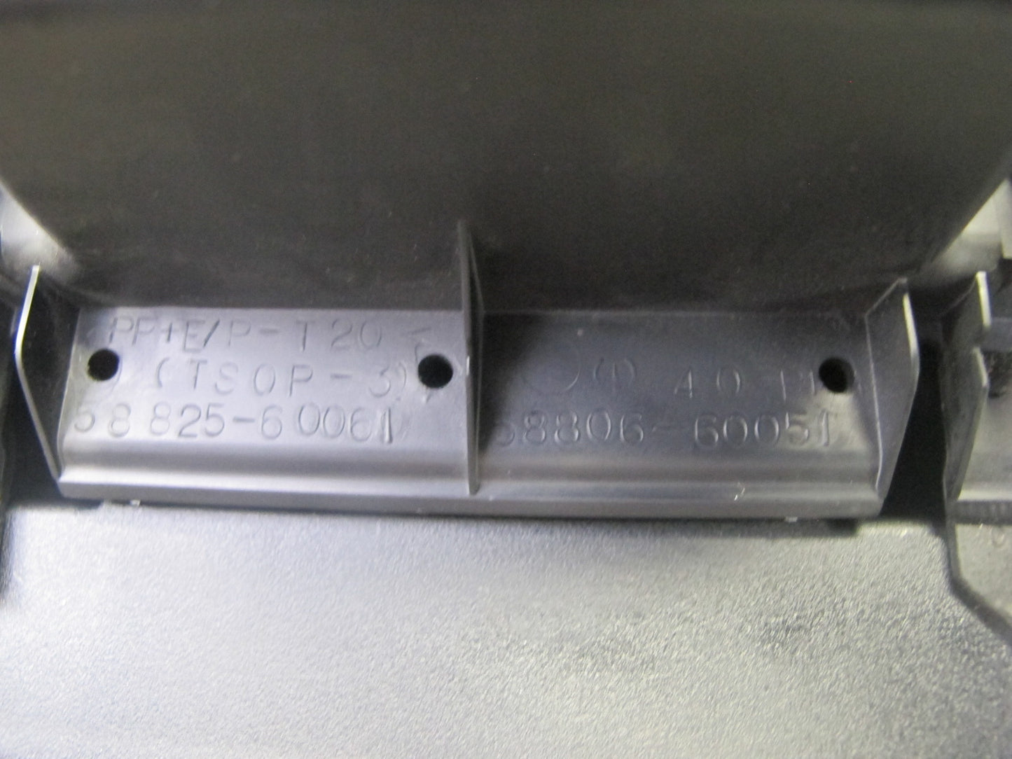 2003-2007 Lexus J100 LX470 Front Center Console Arm Rest Leather Ivory