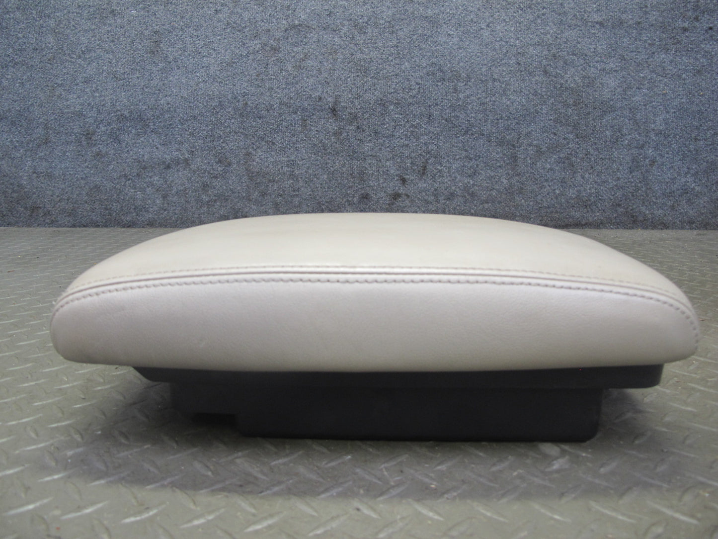 2003-2007 Lexus J100 LX470 Front Center Console Arm Rest Leather Ivory