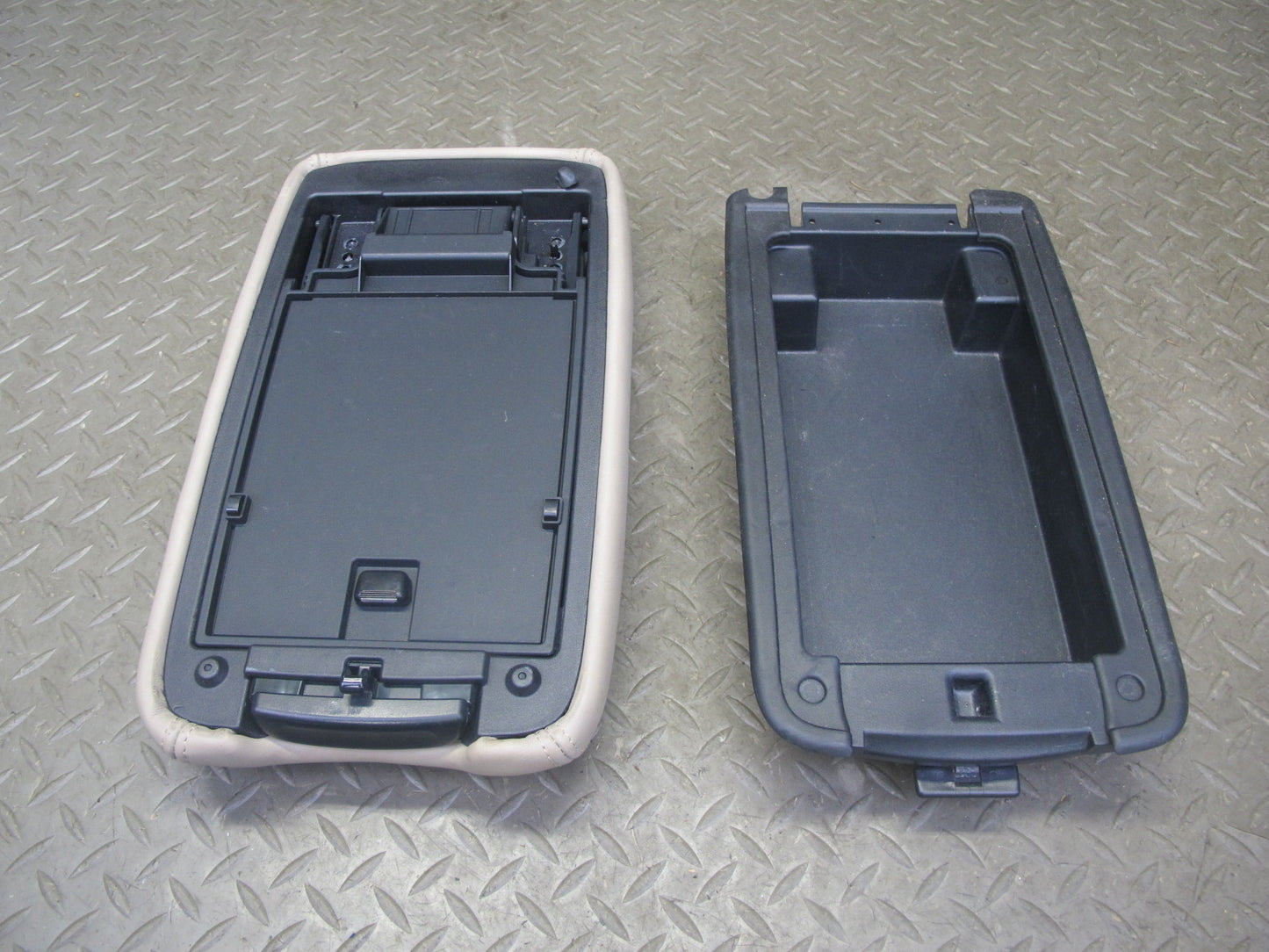 2003-2007 Lexus J100 LX470 Front Center Console Arm Rest Leather Ivory