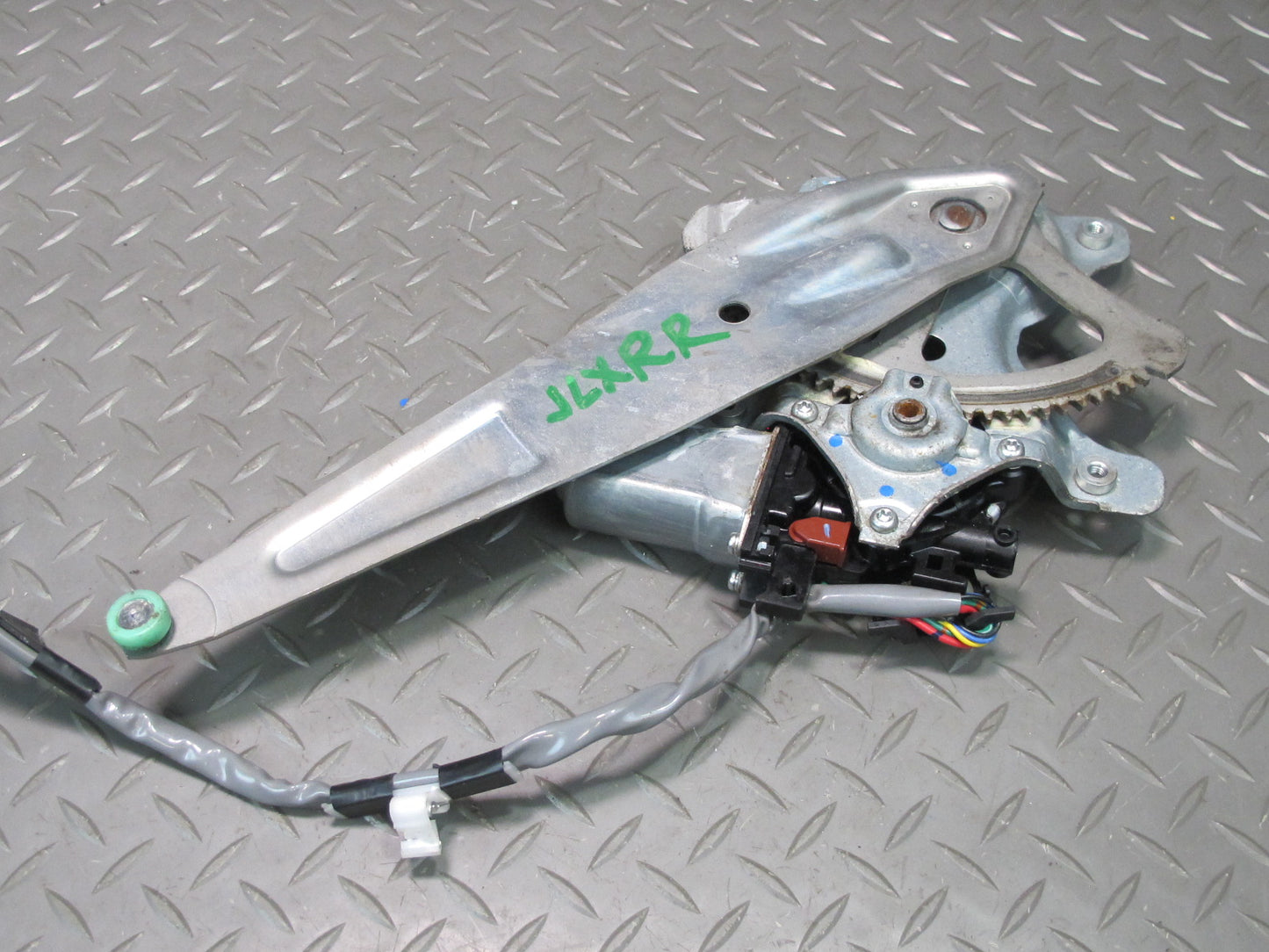 1998-2007 Lexus UZJ100L LX470 Rear Right Door Window Regulator w Motor