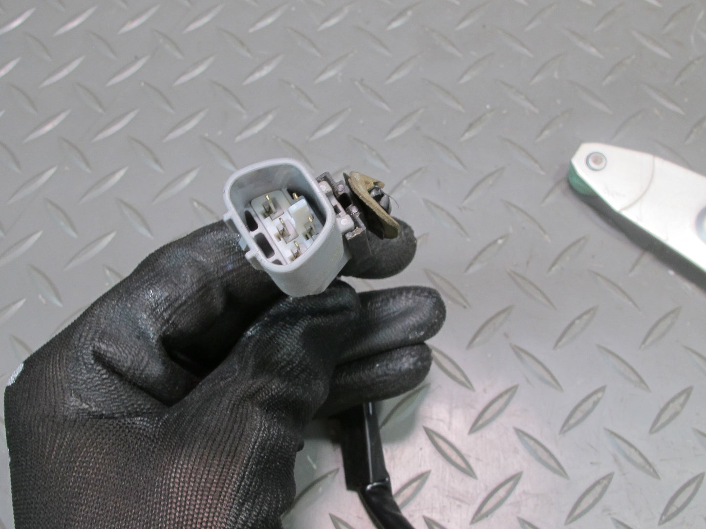 1998-2007 Lexus UZJ100L LX470 Rear Left Door Window Regulator w Motor