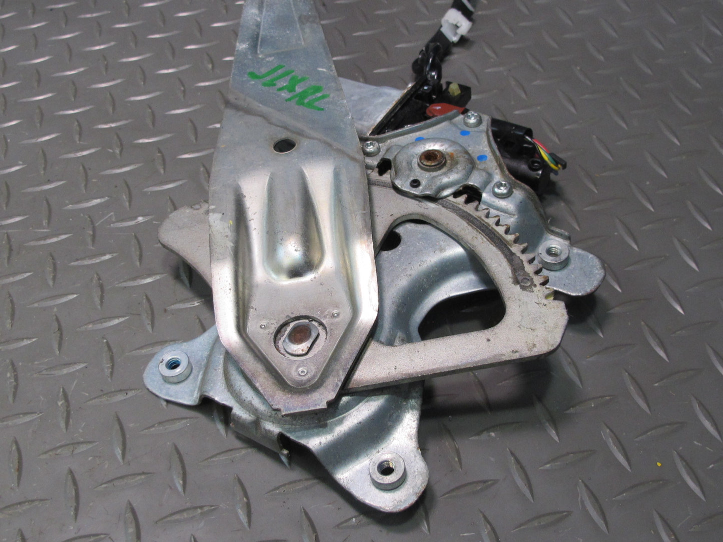 1998-2007 Lexus UZJ100L LX470 Rear Left Door Window Regulator w Motor