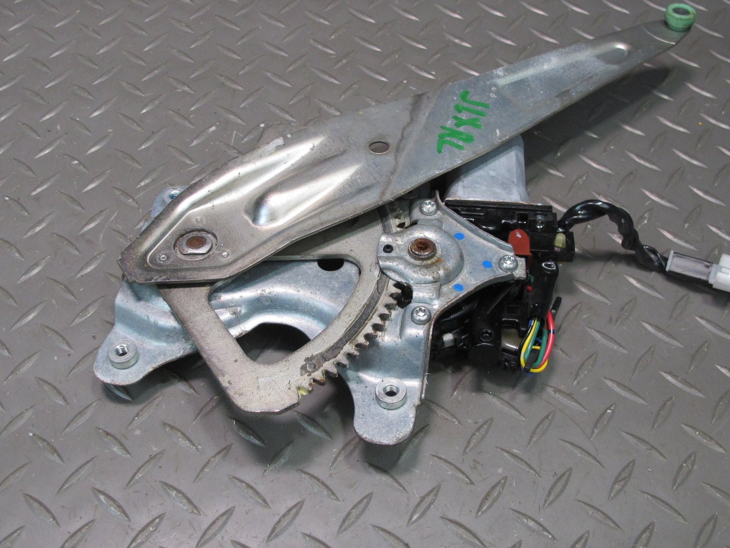 1998-2007 Lexus UZJ100L LX470 Rear Left Door Window Regulator w Motor