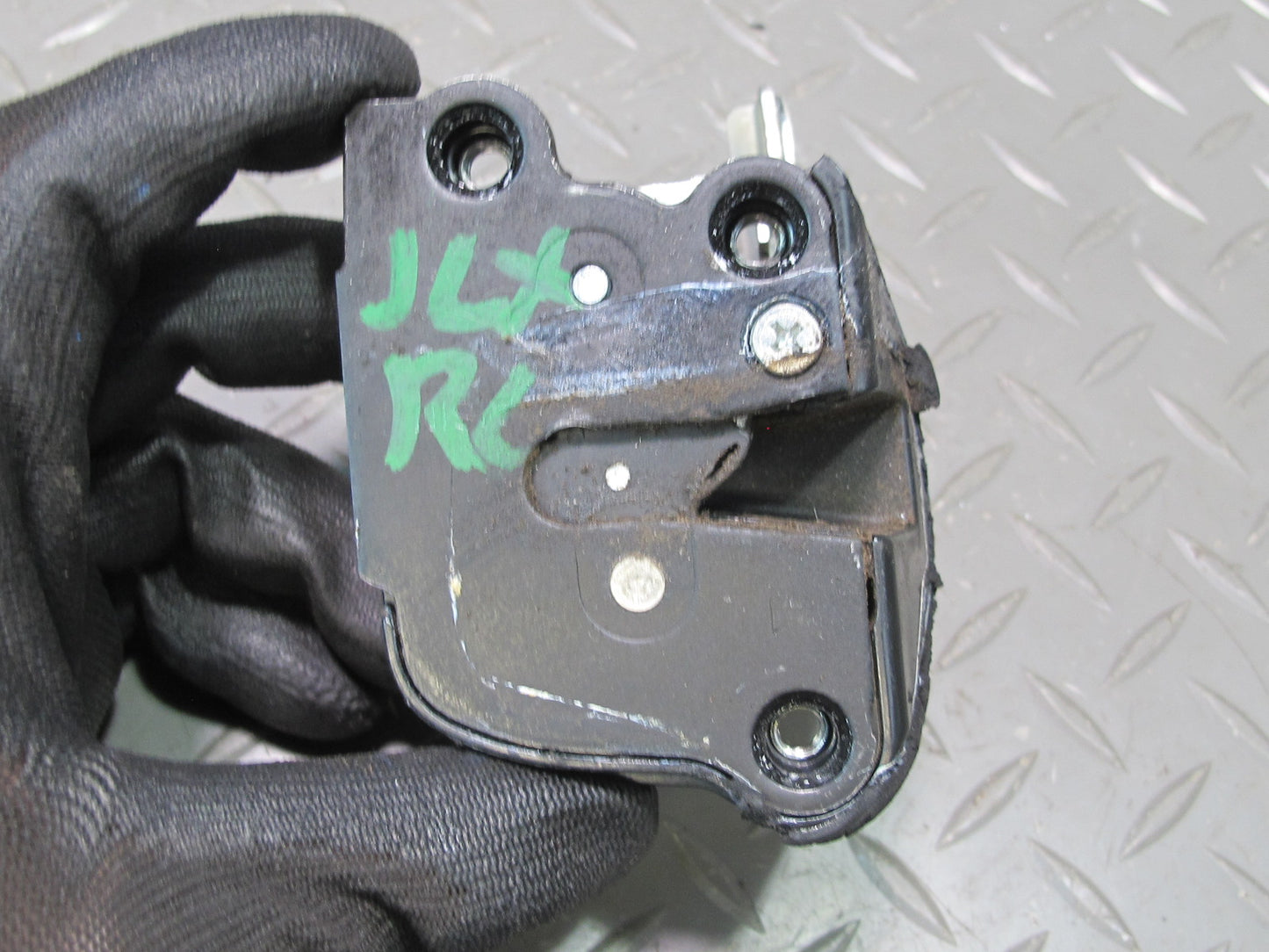 1998-2007 Lexus J100 LX470 Rear Left Side Back Door Hatch Tail Gate Lock Latch