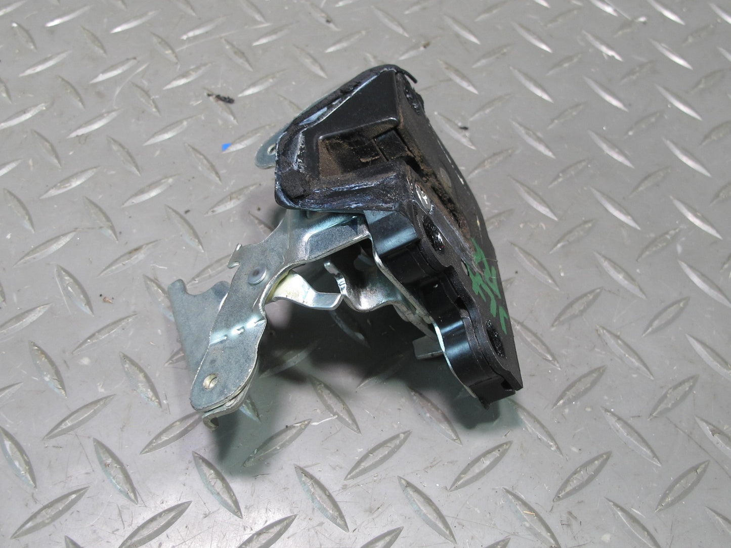 1998-2007 Lexus J100 LX470 Rear Left Side Back Door Hatch Tail Gate Lock Latch